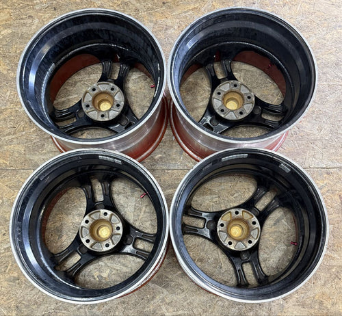 SA3R 17x8 +35 / 17x9 +38 5x114.3 ADVAN