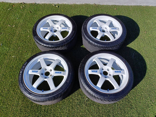 [For RSX] TE37 18x8.5 +40 / 18x9.5 +35 5x114.3 RAYS