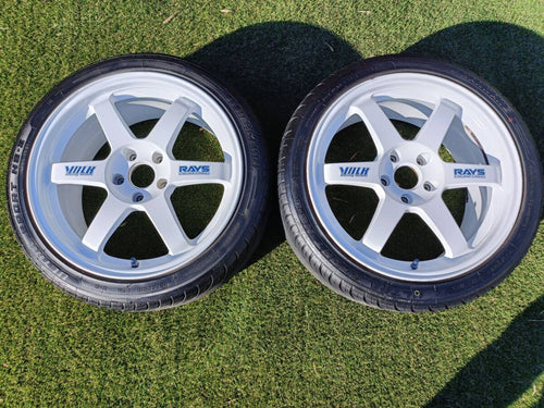 [For RSX] TE37 18x8.5 +40 / 18x9.5 +35 5x114.3 RAYS