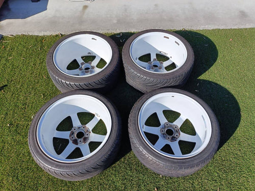 [For RSX] TE37 18x8.5 +40 / 18x9.5 +35 5x114.3 RAYS