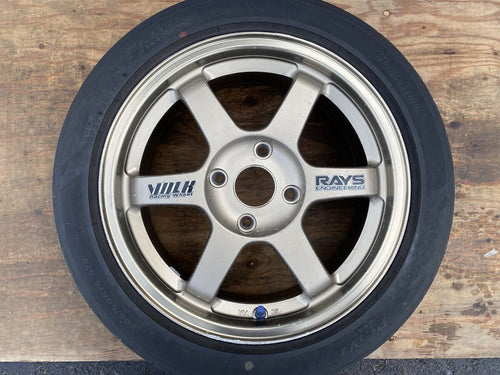 TE37 16x7 +42 4x114.3 RAYS