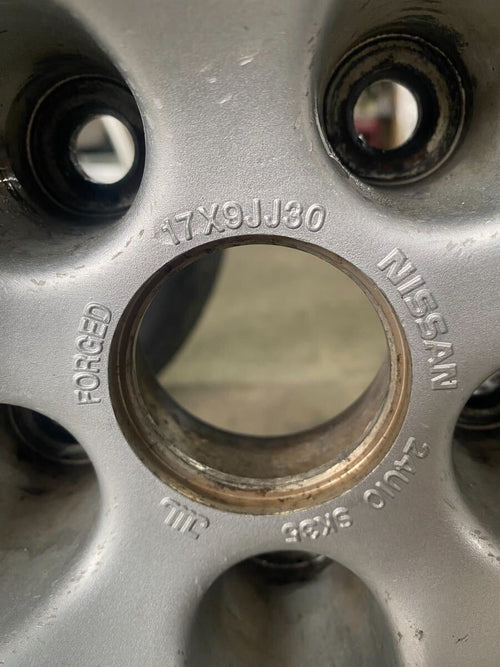 GT-R 17x9 +30 5x114.3 Nissan Genuine