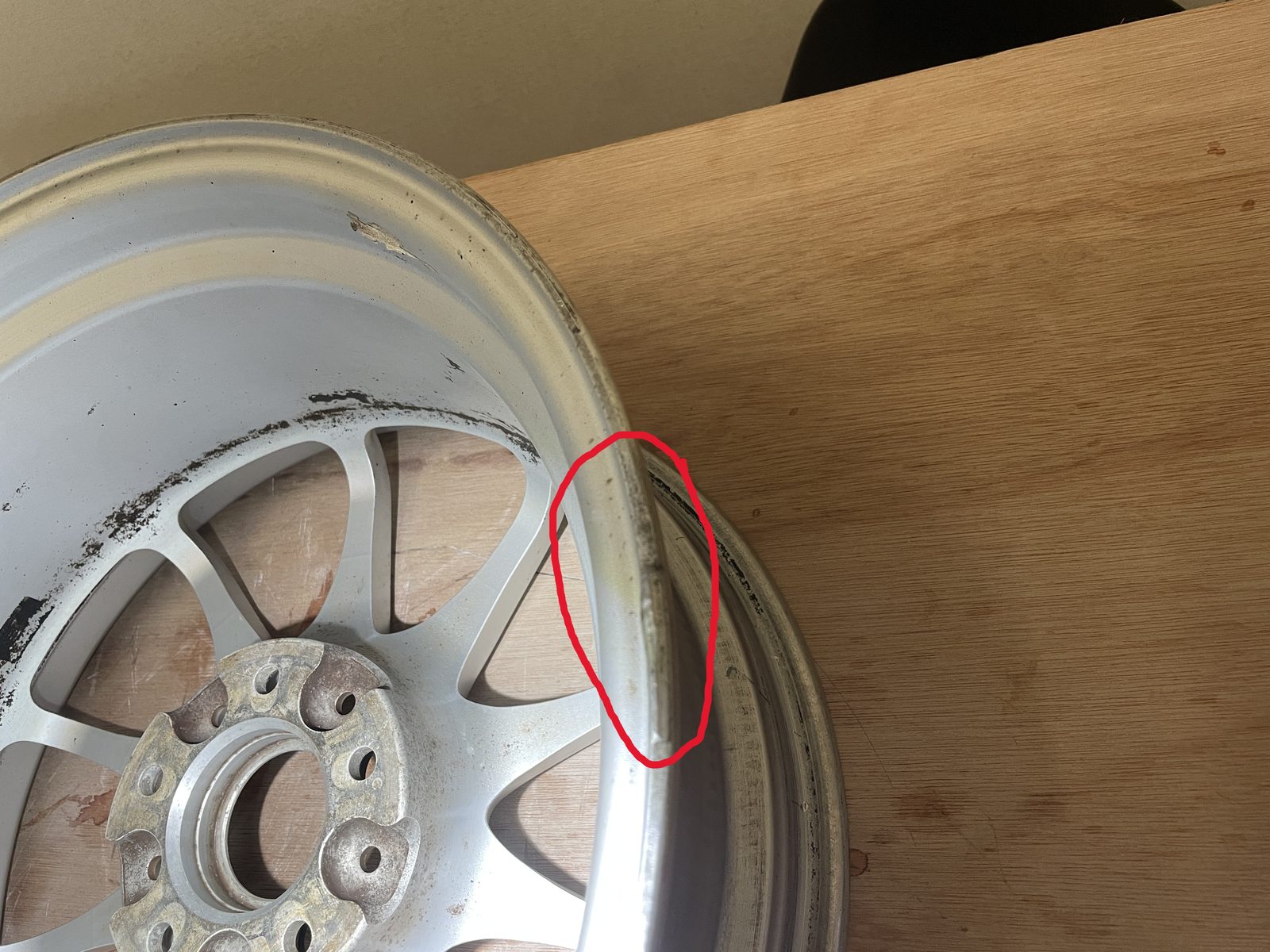 A weld repair on the barrel from another set — invisible in any listing photo, obvious with the wheel in hand.